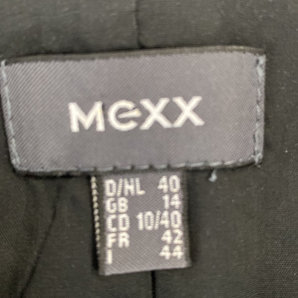 Next woman’s black blazer size 10/40. - Picture 2 of 4